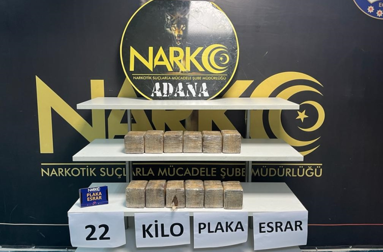 Aküden 22 kilogram uyuşturucu çıktı